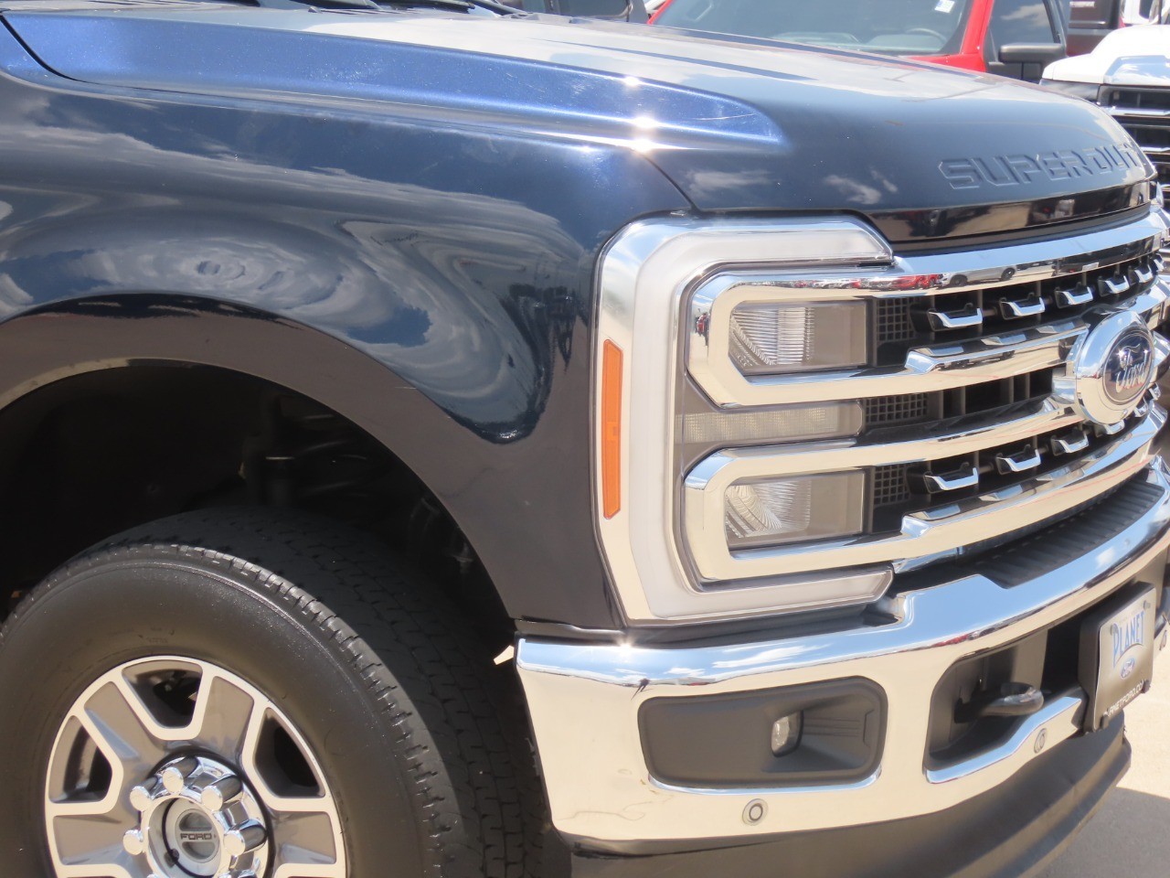 2023 Ford Super Duty F-250 SRW LARIAT - 5