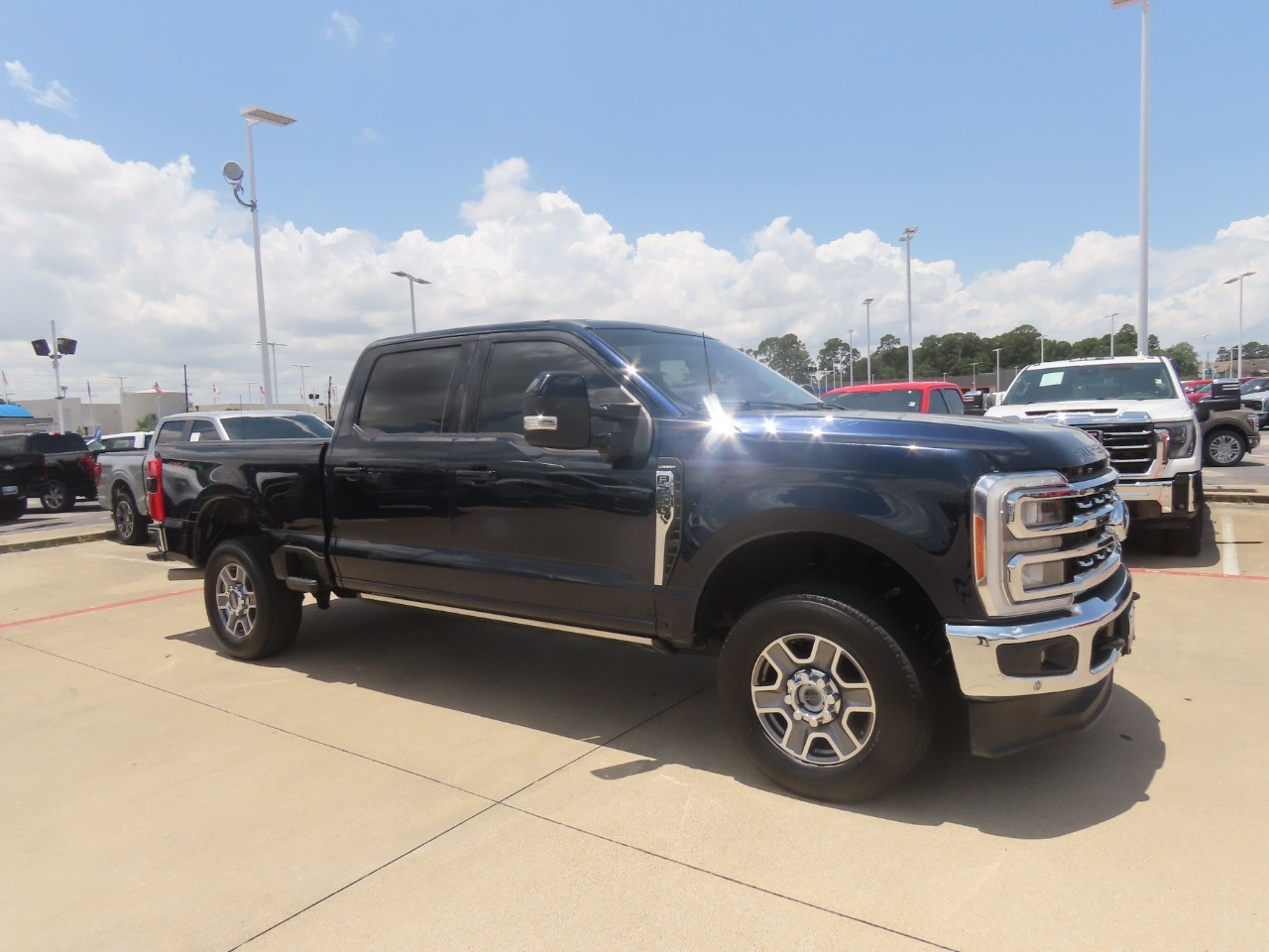 2023 Ford Super Duty F-250 SRW LARIAT - 6