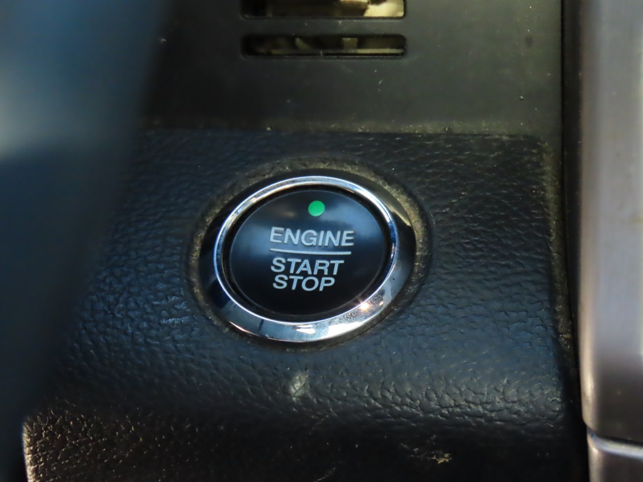 2022 Ford Super Duty F-250 SRW Platinum STAR WHITE at Planet Ford