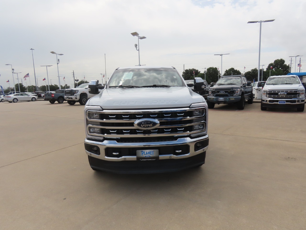 2023 Ford Super Duty F-250 SRW LARIAT Oxford White at Planet Ford