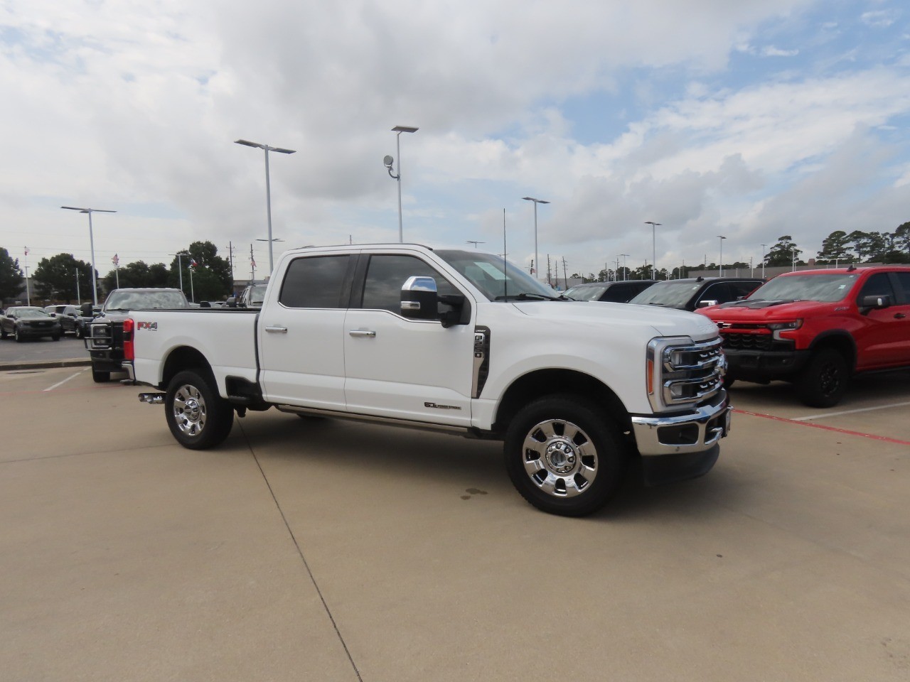 2023 Ford Super Duty F-250 SRW LARIAT Oxford White at Planet Ford