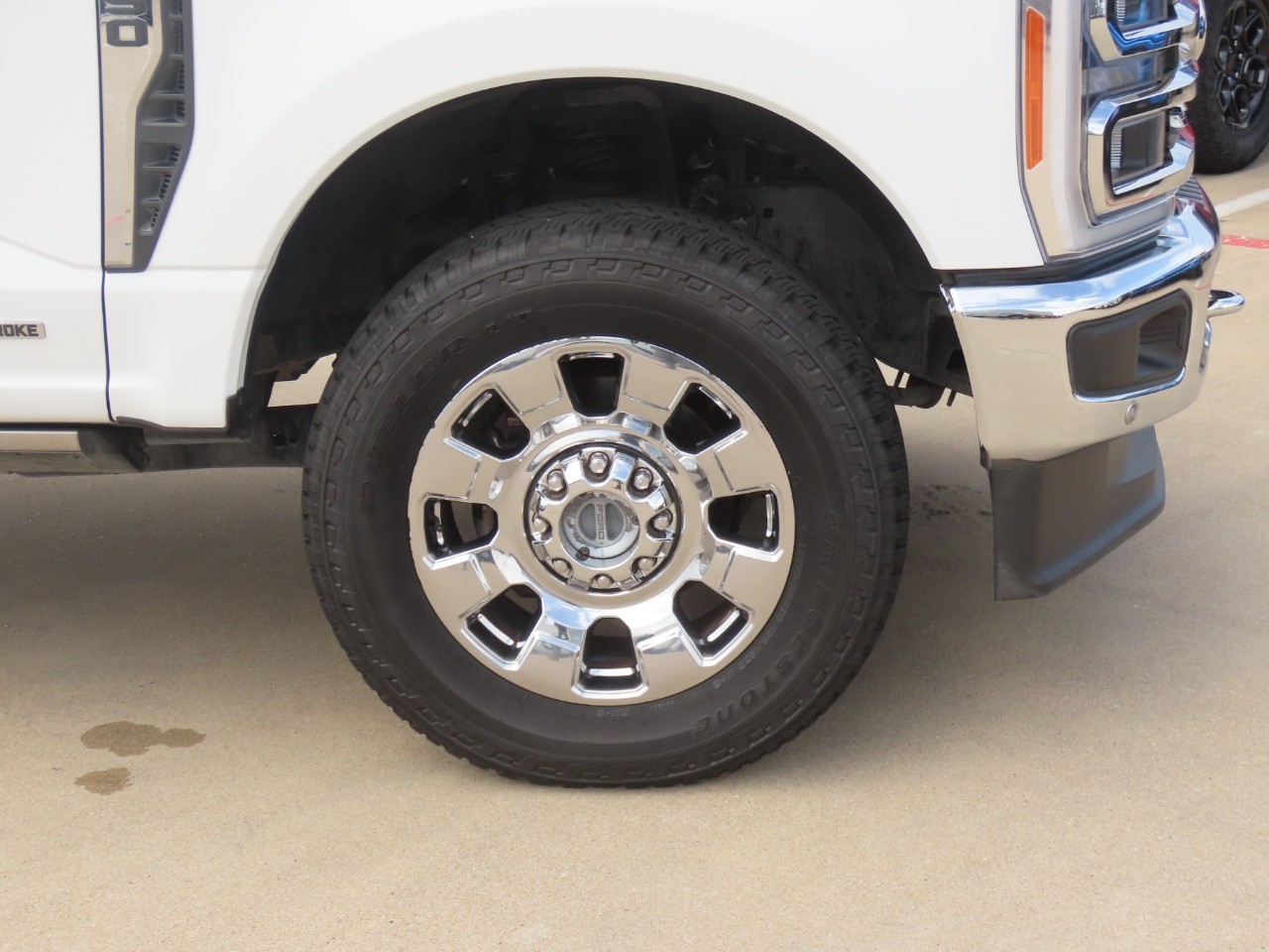 2023 Ford Super Duty F-250 SRW LARIAT Oxford White at Planet Ford