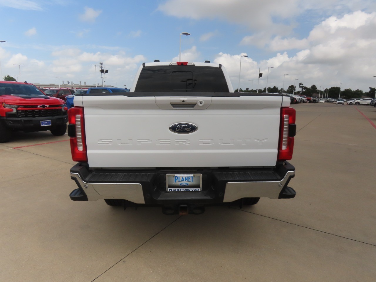2023 Ford Super Duty F-250 SRW LARIAT Oxford White at Planet Ford