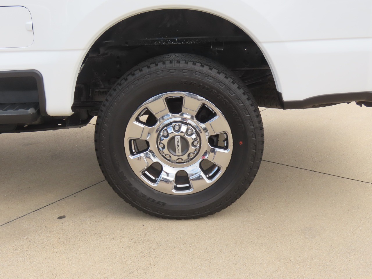 2023 Ford Super Duty F-250 SRW LARIAT Oxford White at Planet Ford