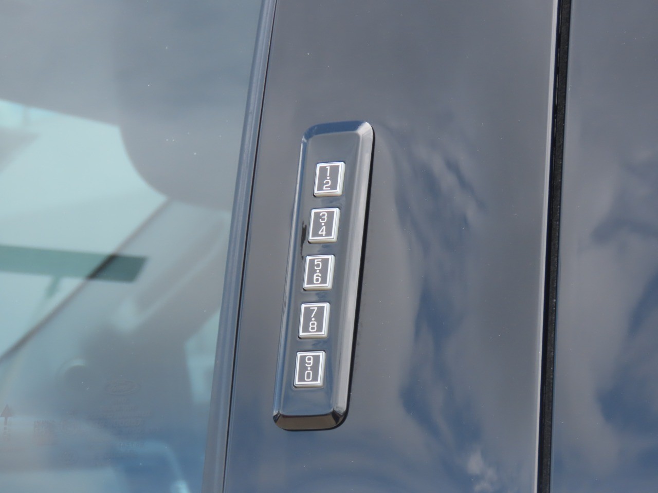 2023 Ford Super Duty F-250 SRW LARIAT Oxford White at Planet Ford