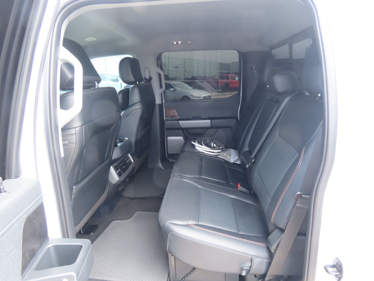 2023 Ford Super Duty F-250 SRW LARIAT Oxford White at Planet Ford