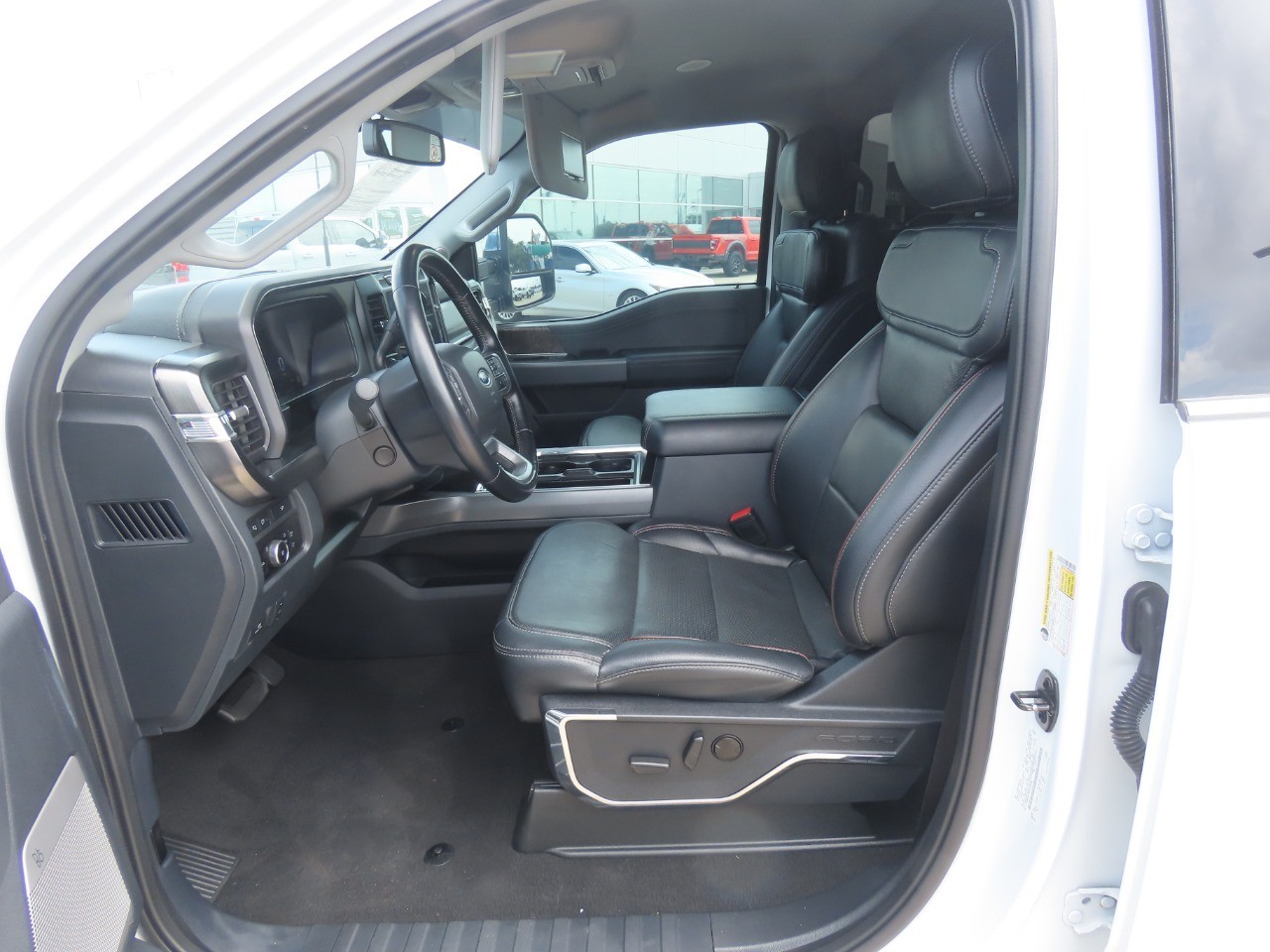 2023 Ford Super Duty F-250 SRW LARIAT Oxford White at Planet Ford