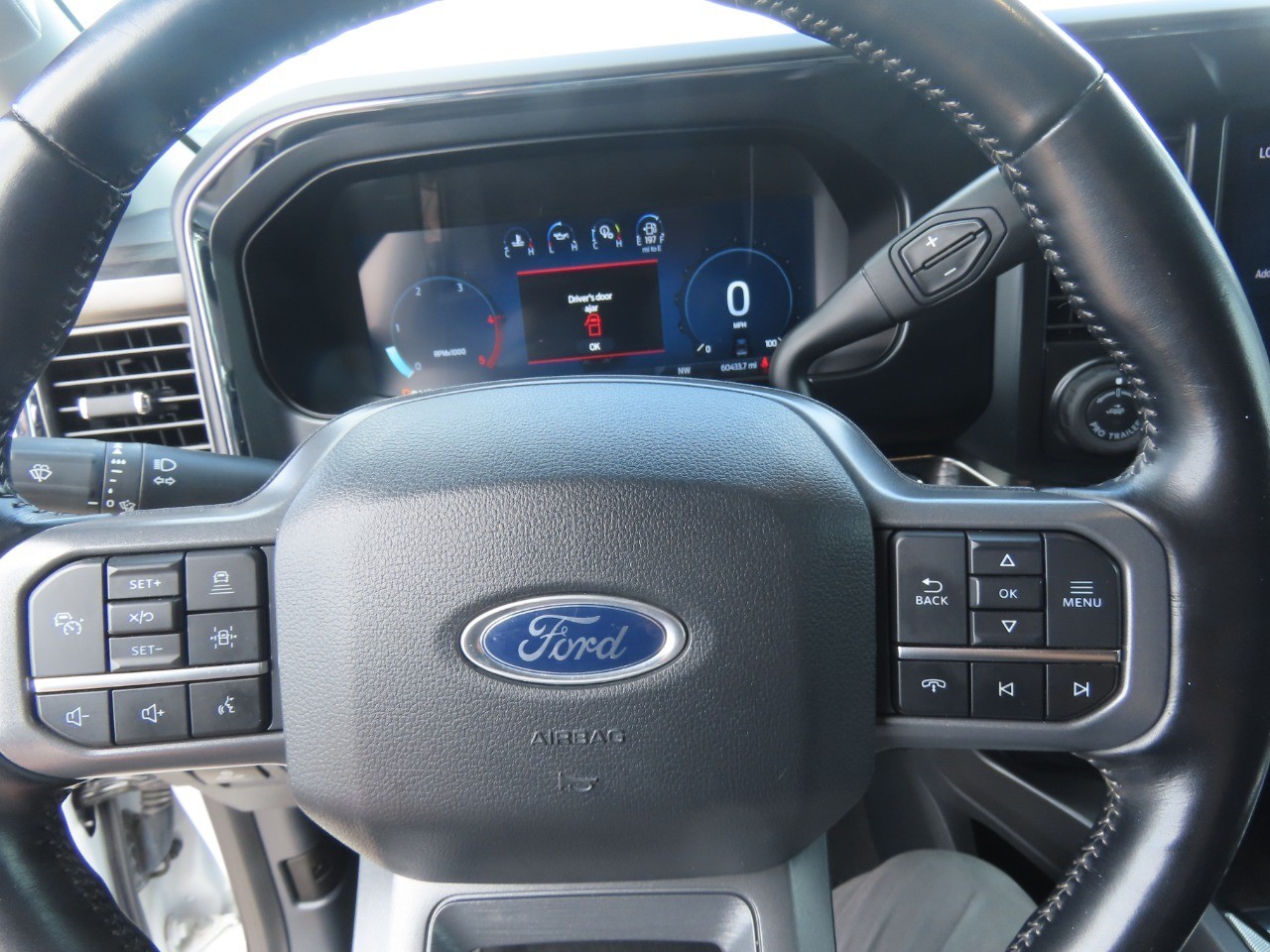 2023 Ford Super Duty F-250 SRW LARIAT Oxford White at Planet Ford