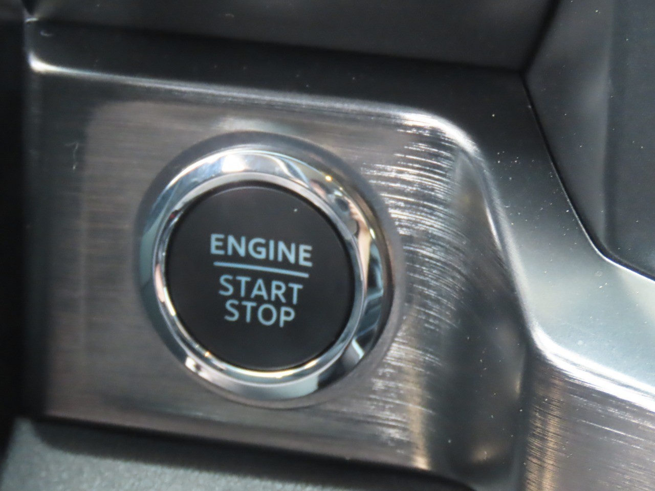 2023 Ford Super Duty F-250 SRW LARIAT Oxford White at Planet Ford