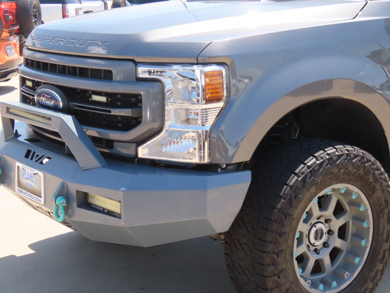 2022 Ford Super Duty F-350 SRW LARIAT - 2
