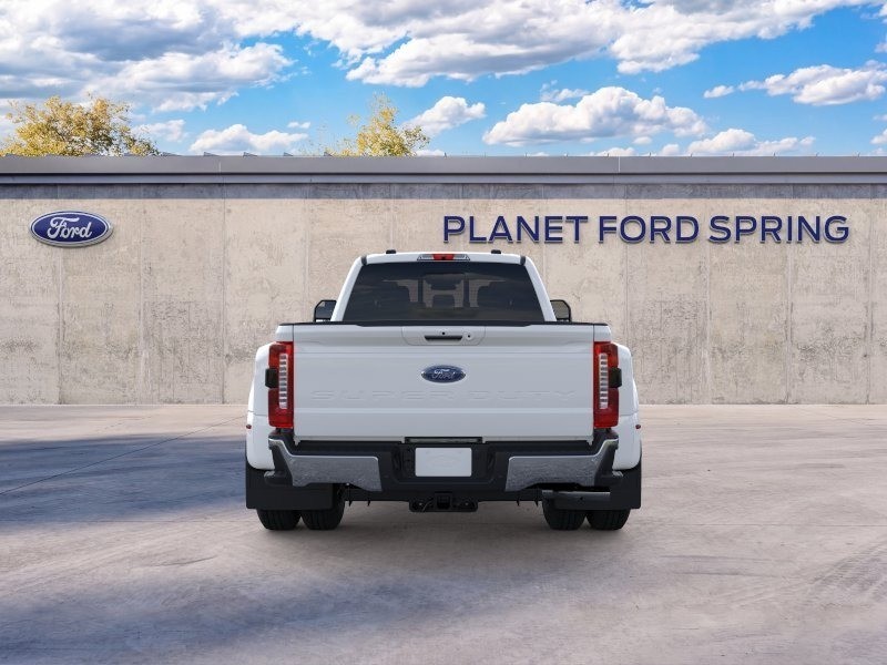 2027 Ford Super Duty F-350 DRW photo 5 of 16