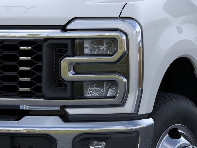 2027 Ford Super Duty F-350 DRW photo 14 of 16