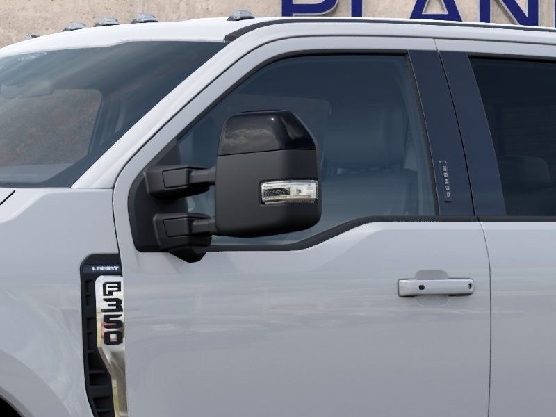 2027 Ford Super Duty F-350 DRW photo 13 of 16
