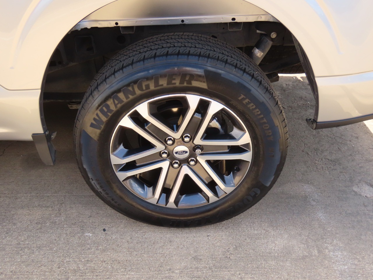 used 2023 Ford F-150 car, priced at $31,999