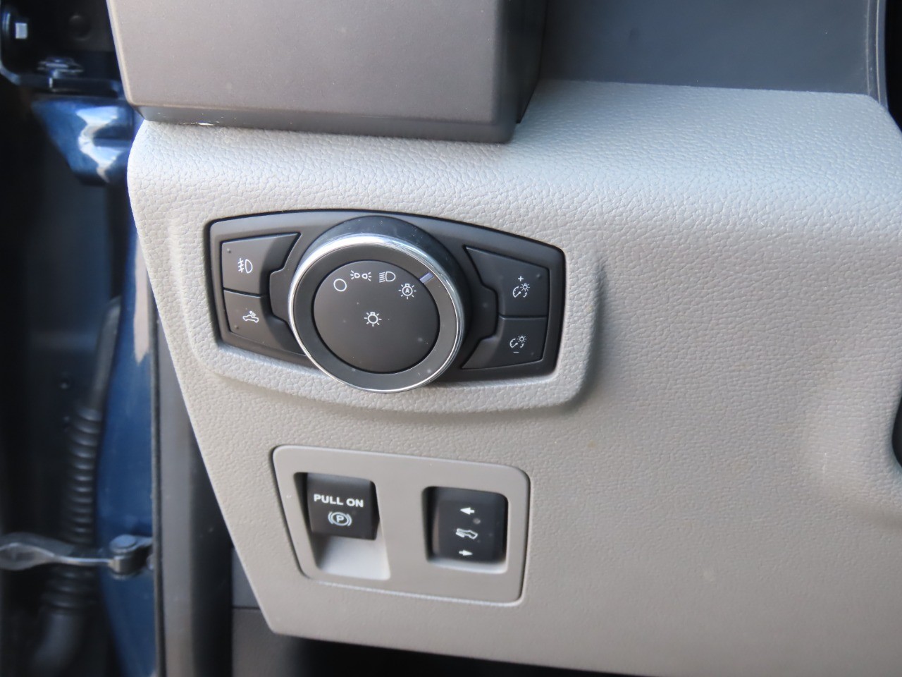used 2015 Ford F-150 car, priced at $9,999
