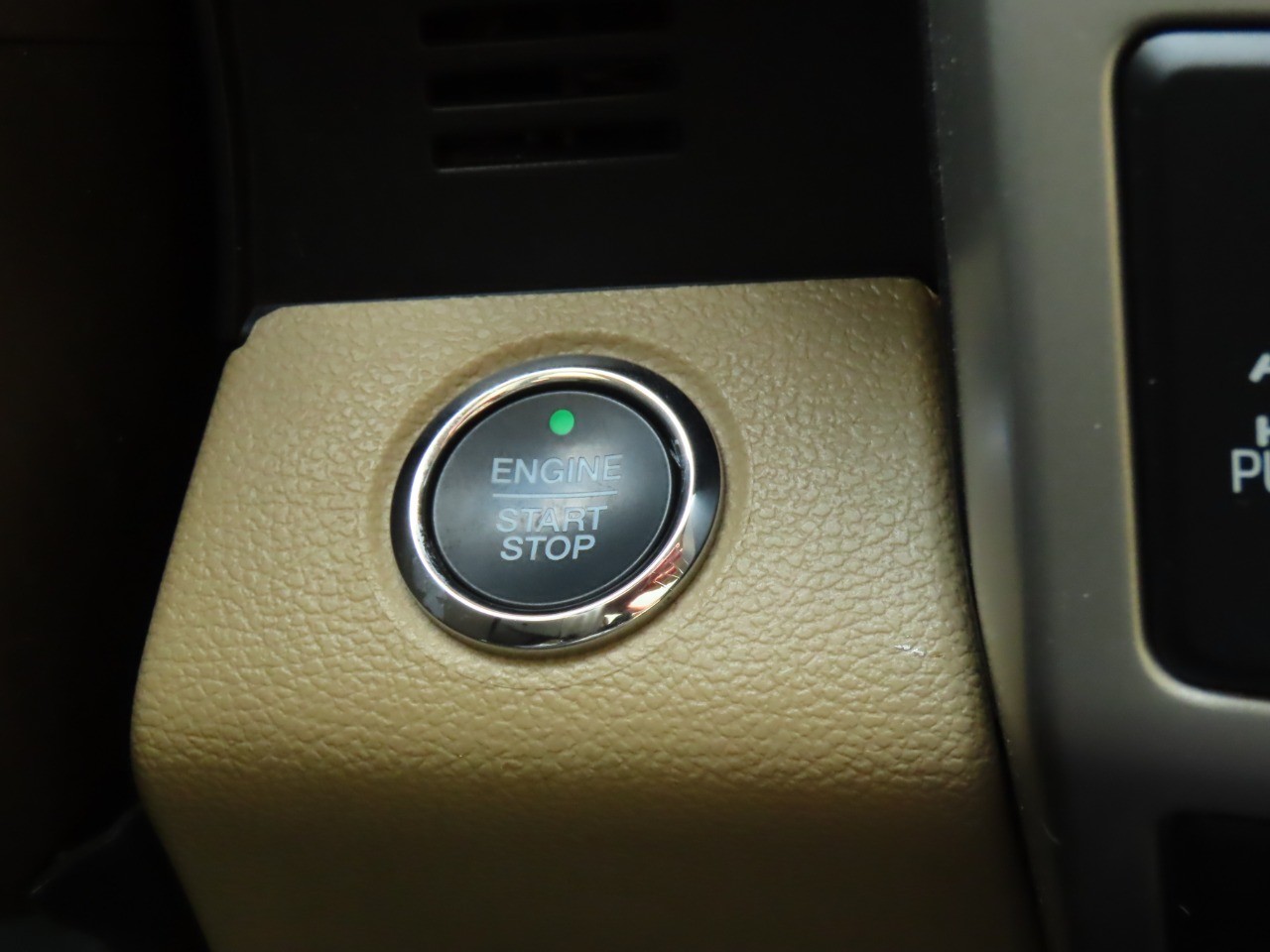 2020 Ford F-150 LARIAT Star White Metallic Tri-Coat at Planet Ford