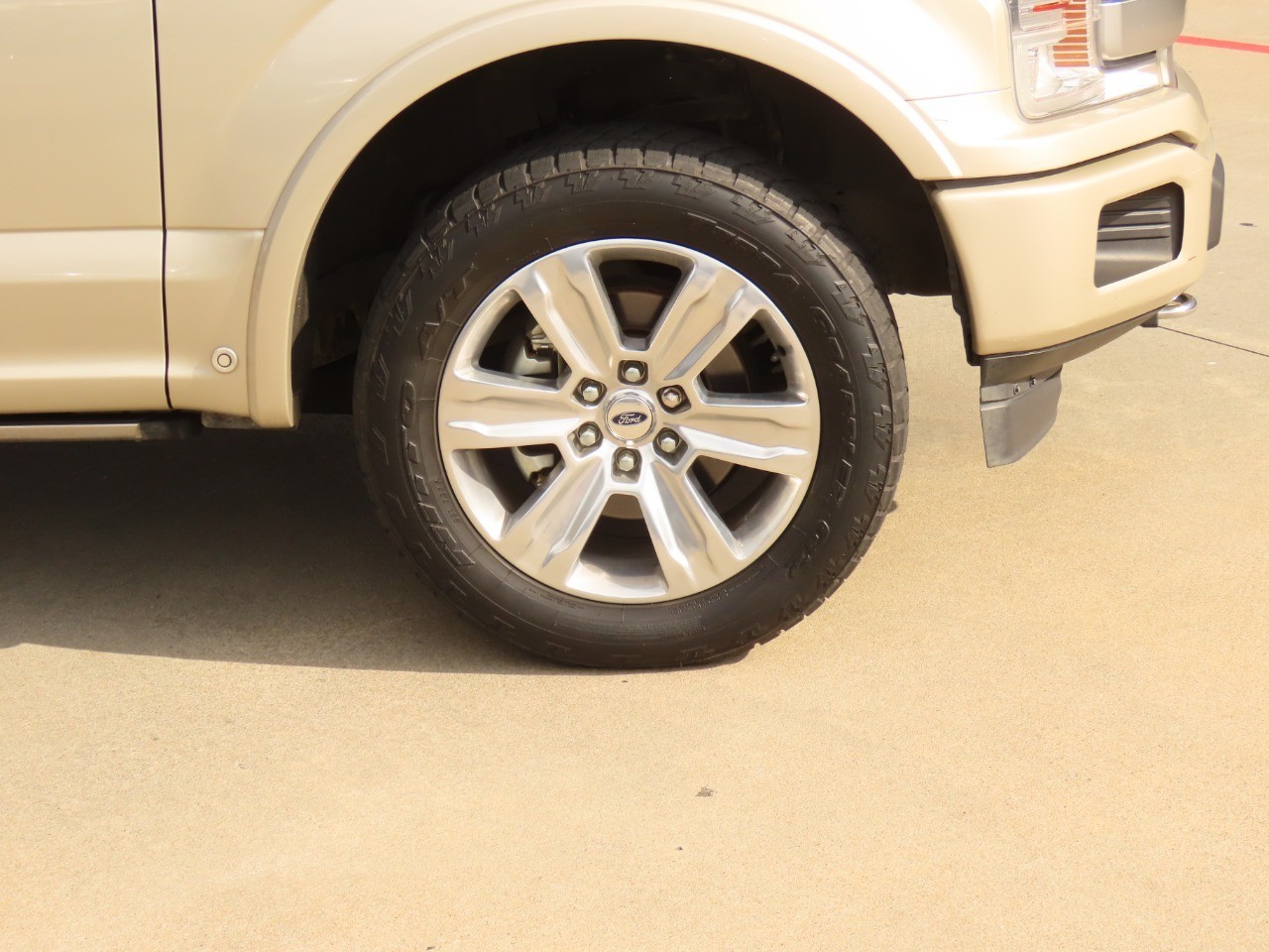 2018 Ford F-150 Platinum - 8