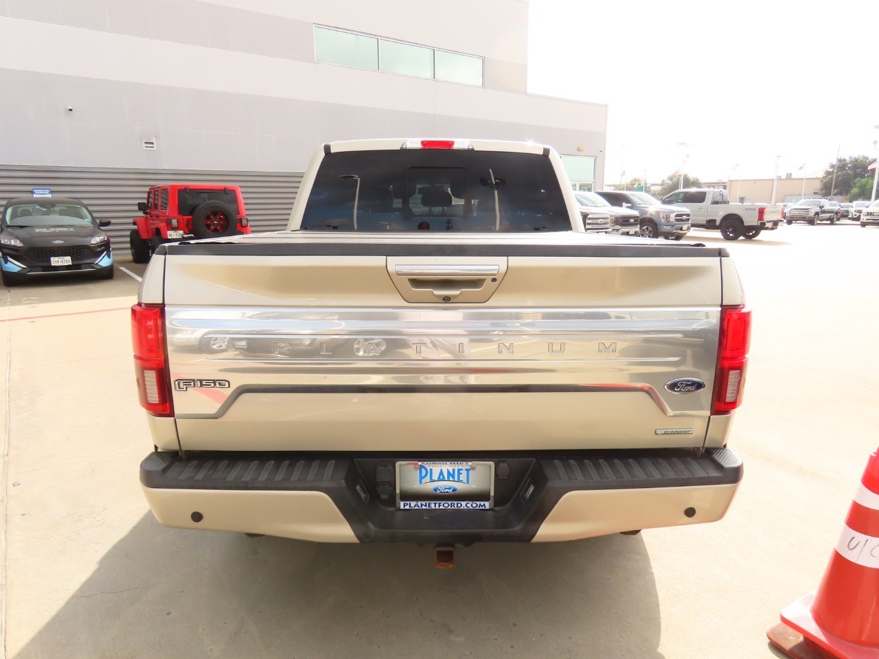 2018 Ford F-150 Platinum - 11