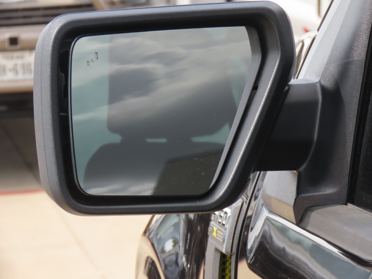 2025 Ford F-150 photo 17 of 29