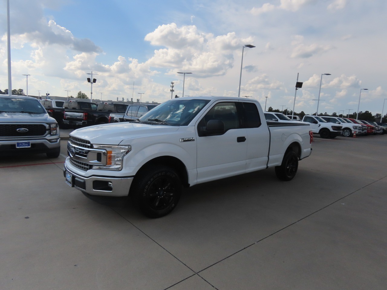 2019 Ford F-150 photo 2 of 30