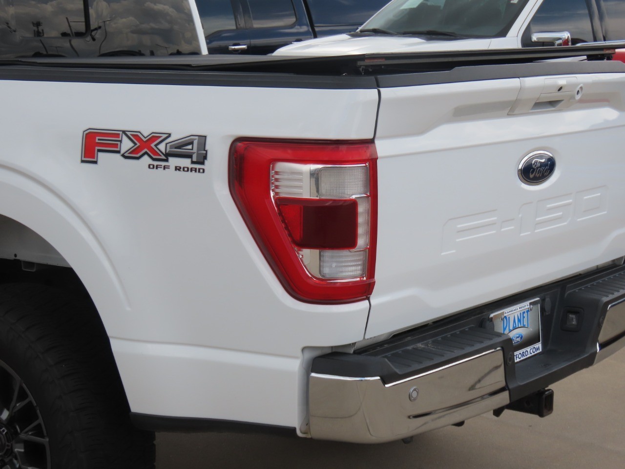 2021 Ford F-150 LARIAT Oxford White at Planet Ford