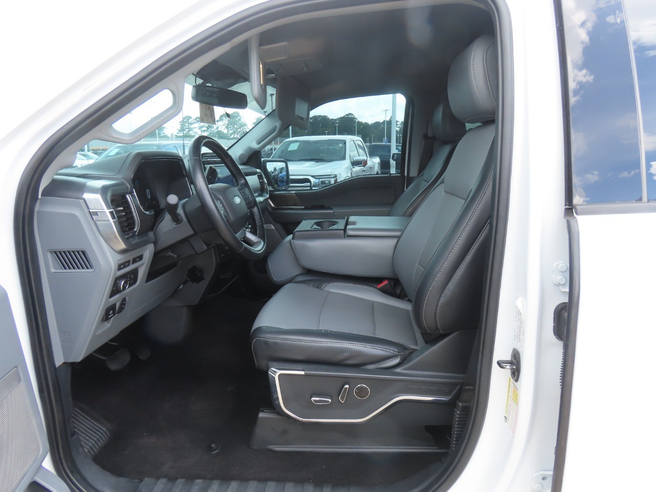 2021 Ford F-150 LARIAT Oxford White at Planet Ford