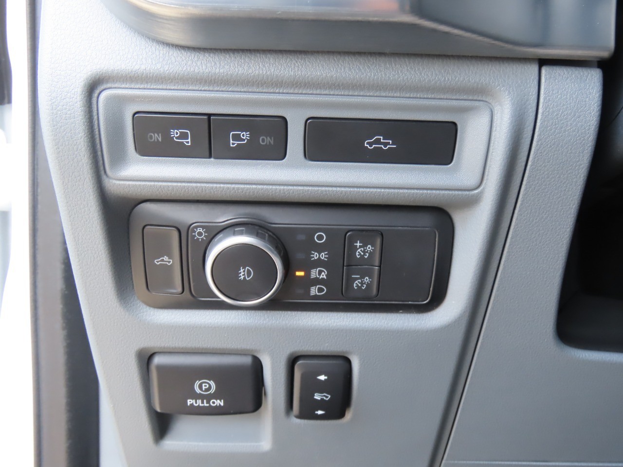 2021 Ford F-150 LARIAT Oxford White at Planet Ford
