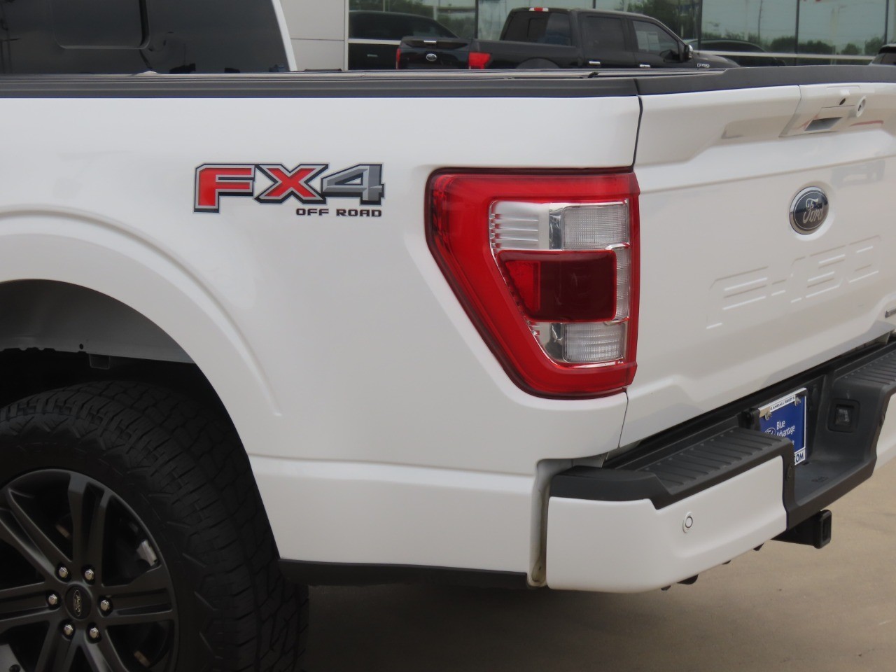2022 Ford F-150 LARIAT Oxford White at Planet Ford