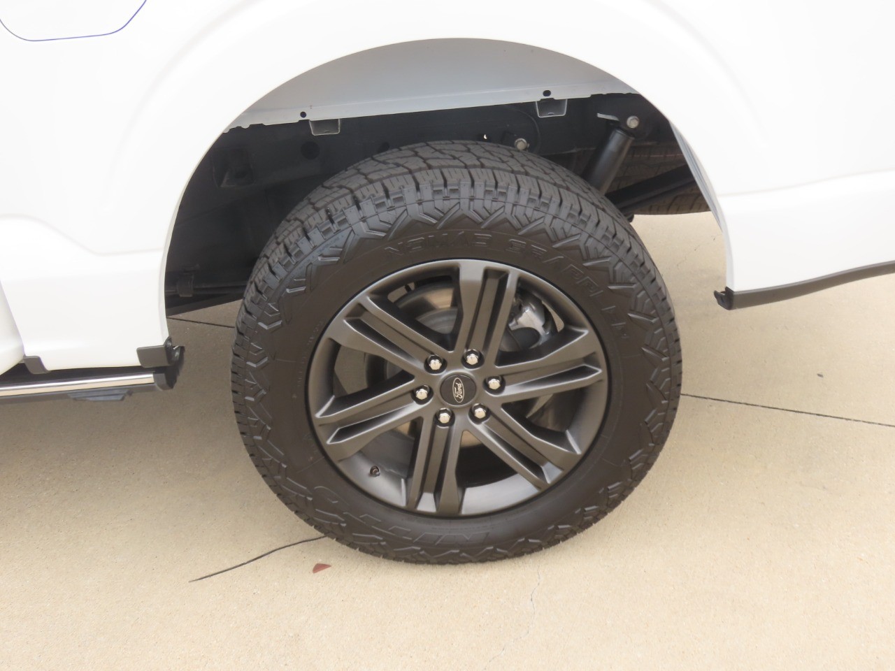 2022 Ford F-150 LARIAT Oxford White at Planet Ford