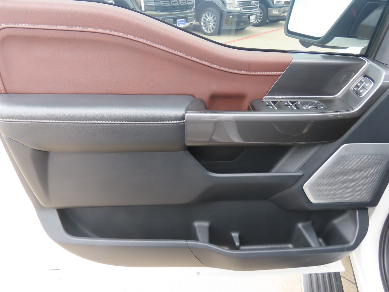 2022 Ford F-150 LARIAT Oxford White at Planet Ford