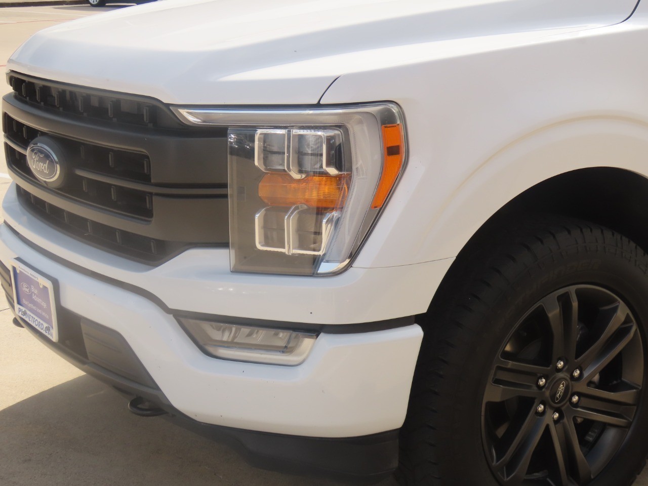 2022 Ford F-150 LARIAT Oxford White at Planet Ford