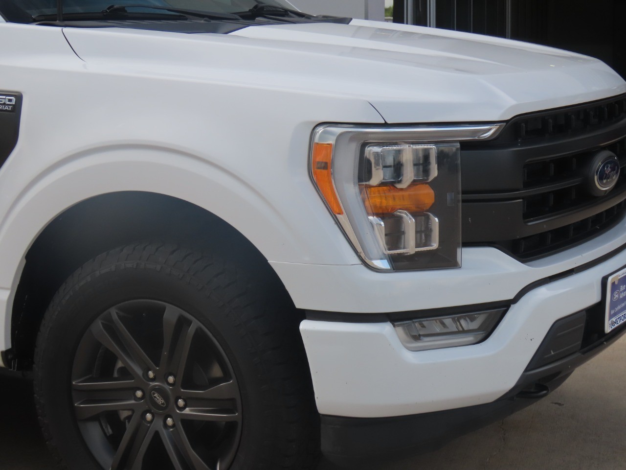 2022 Ford F-150 LARIAT Oxford White at Planet Ford