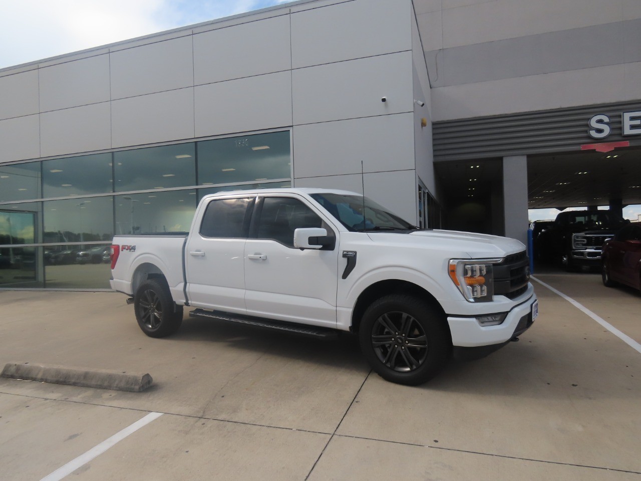 2022 Ford F-150 LARIAT Oxford White at Planet Ford