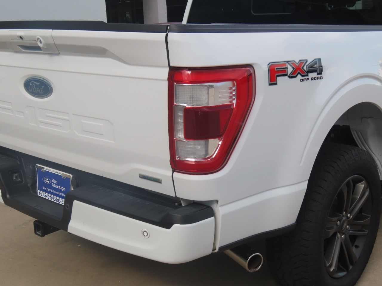 2022 Ford F-150 LARIAT Oxford White at Planet Ford