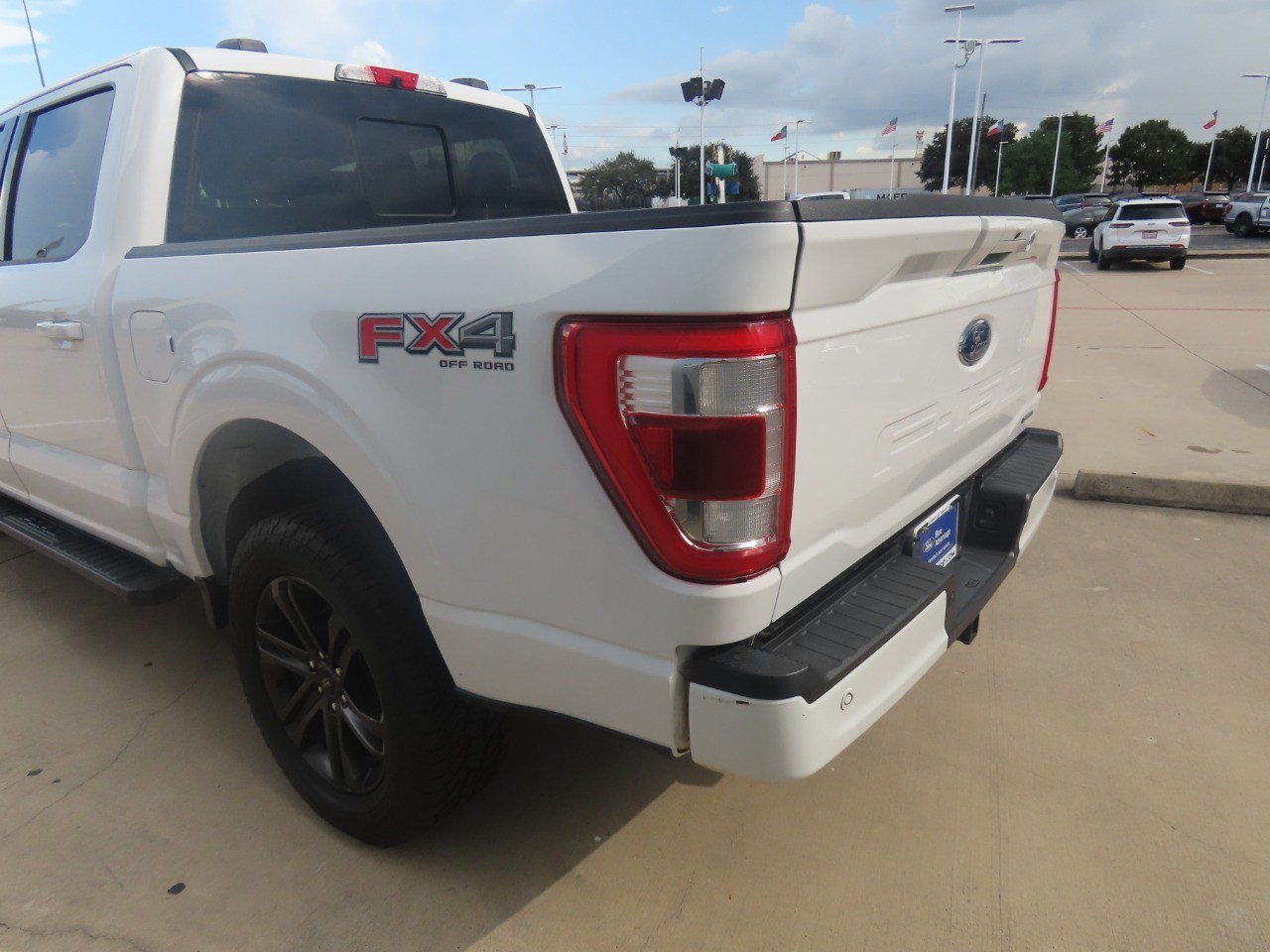 2022 Ford F-150 LARIAT Oxford White at Planet Ford