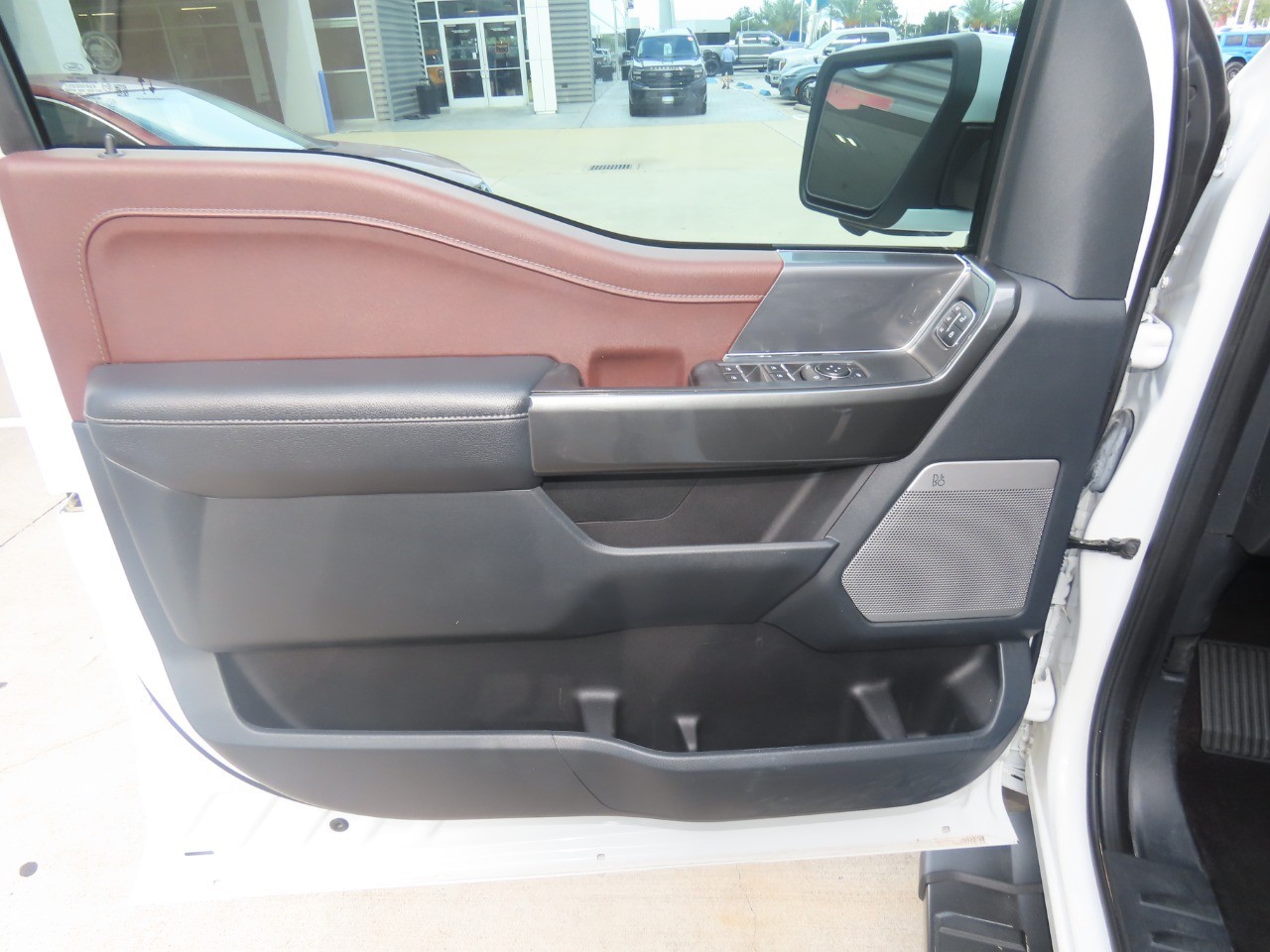 2022 Ford F-150 LARIAT Oxford White at Planet Ford