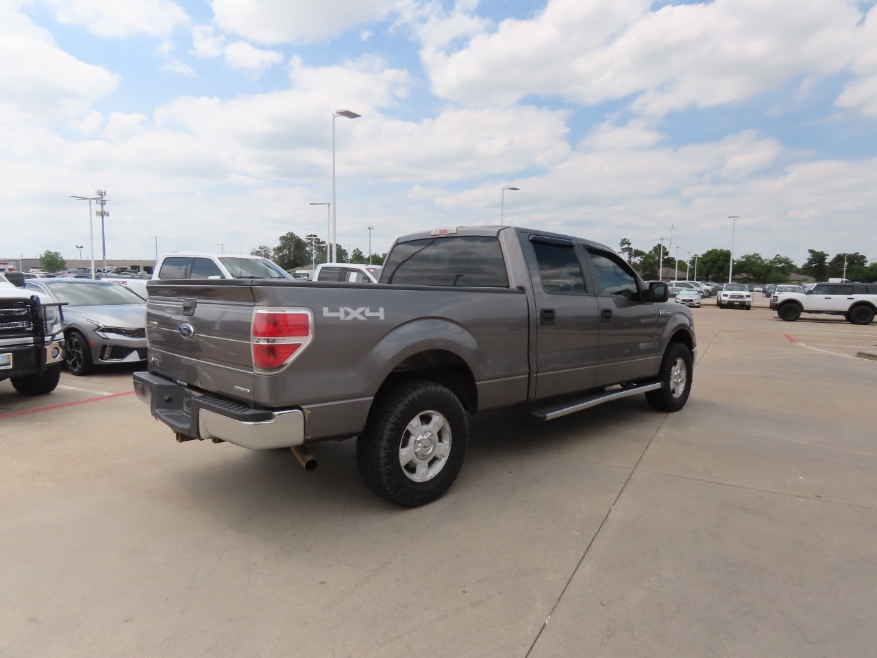 2014 Ford F-150 XLT - 10