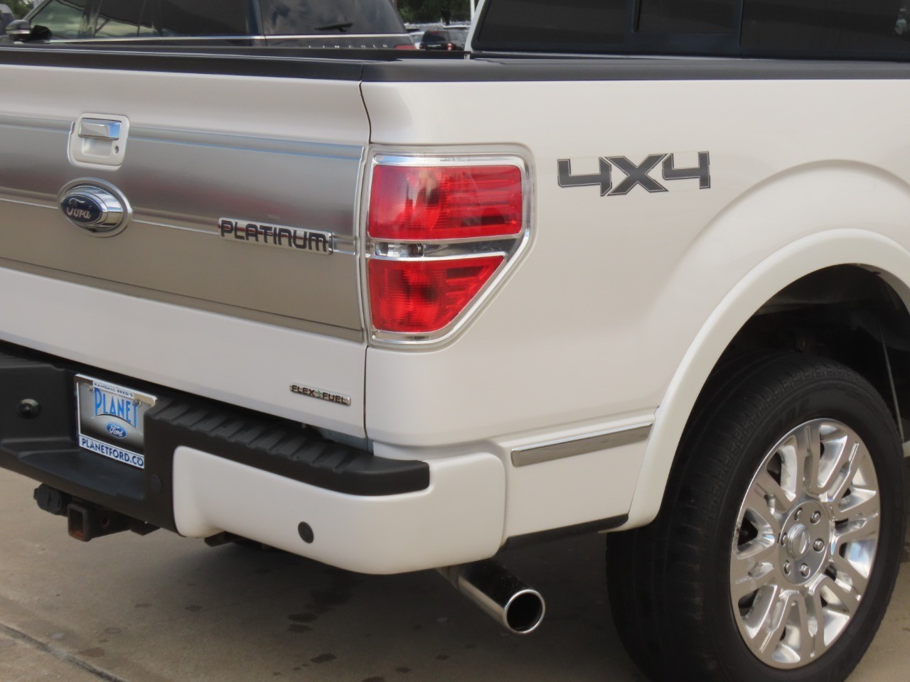 2011 Ford F-150 XLT - 11