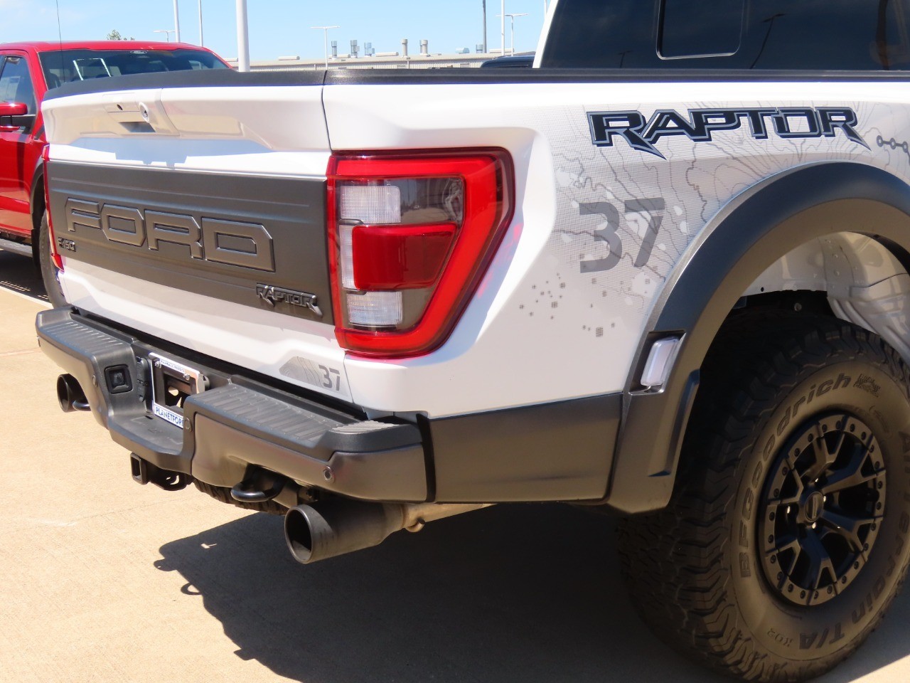 2023 Ford F-150 Raptor - 9