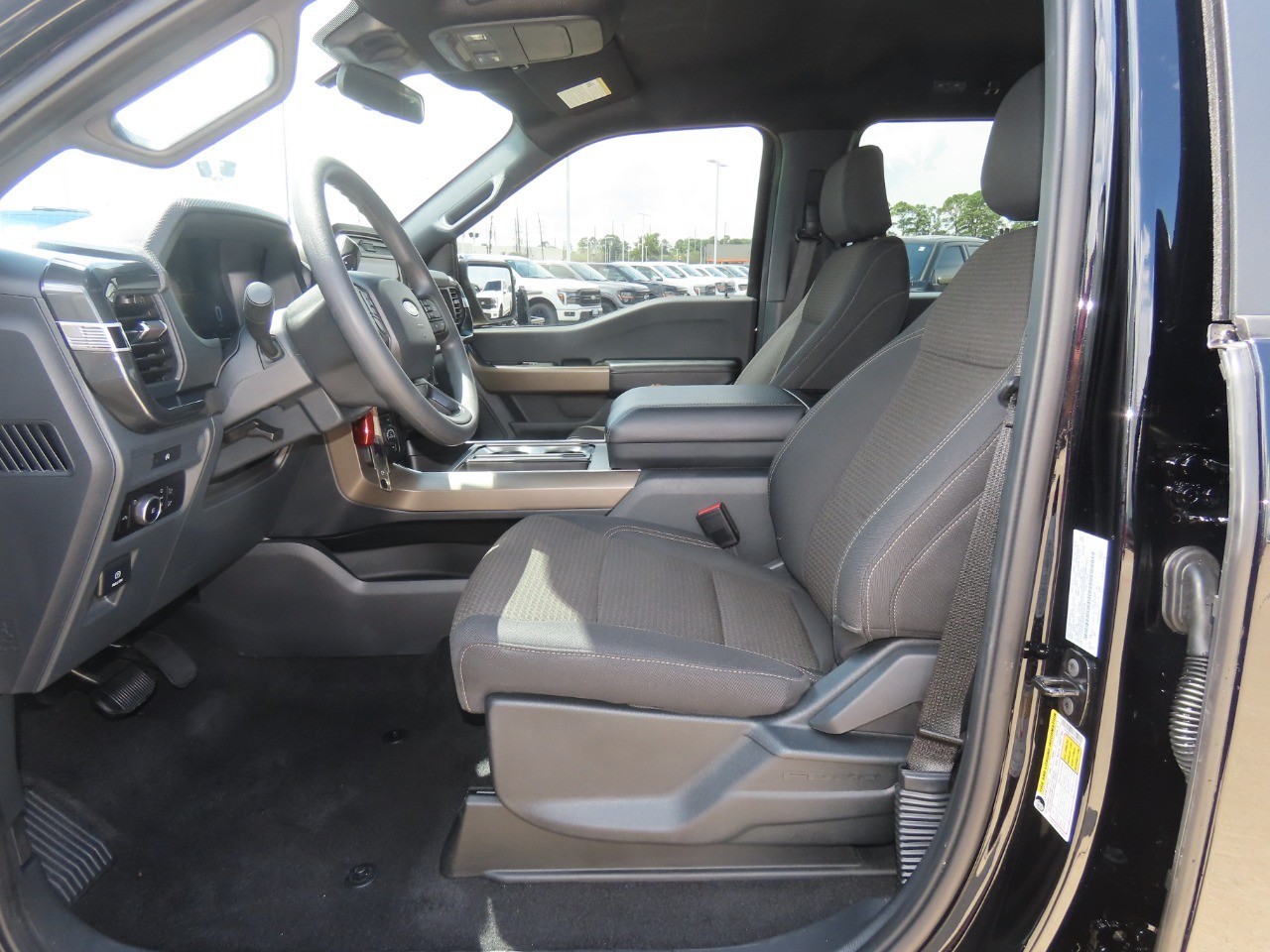 2025 Ford F-150 photo 25 of 31