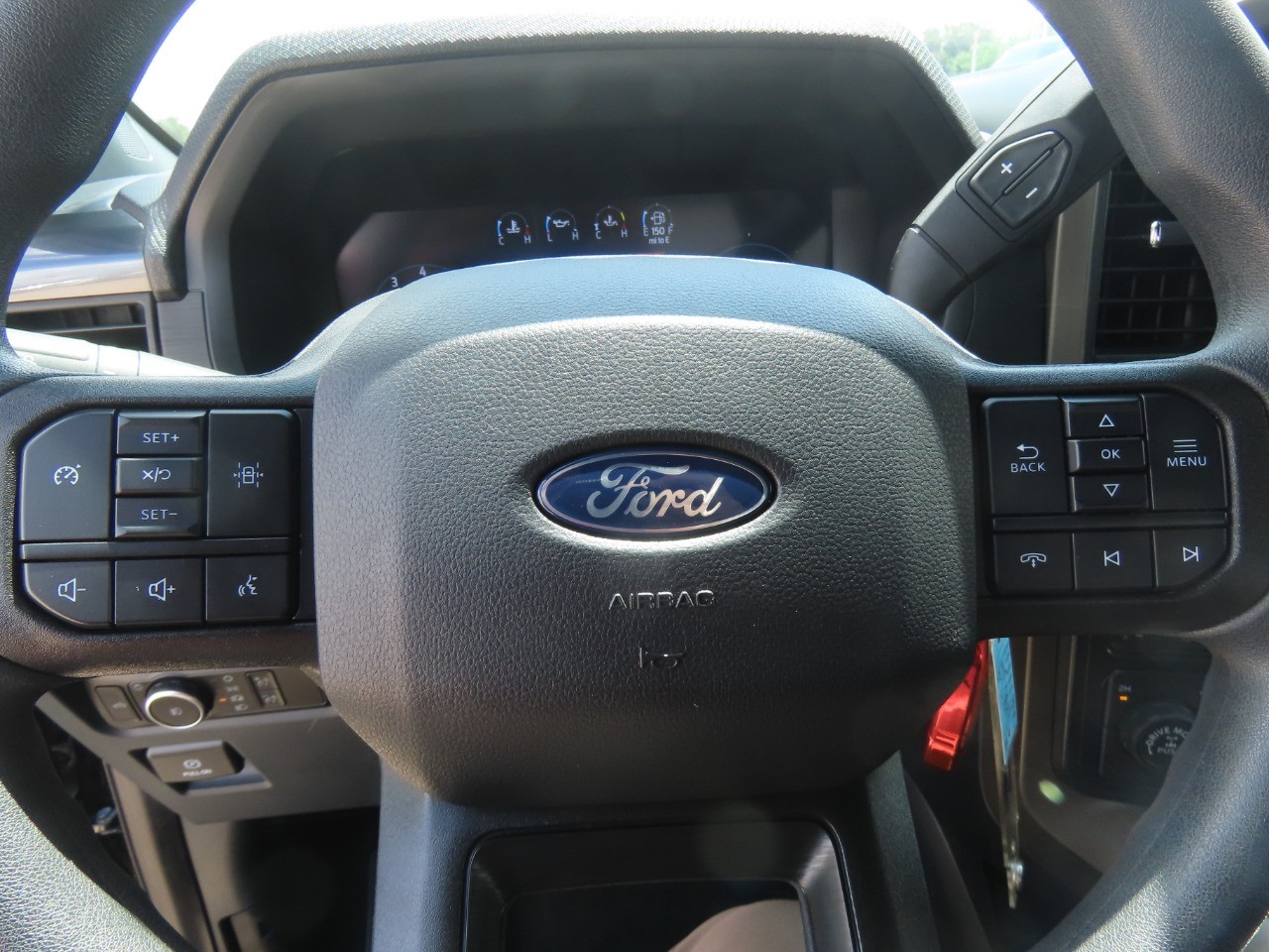 2025 Ford F-150 photo 27 of 31
