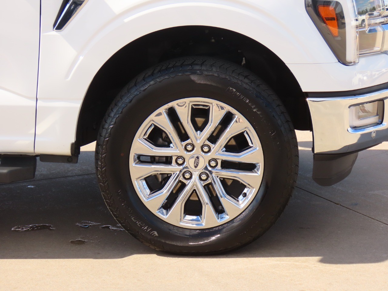 2024 Ford F-150 LARIAT Oxford White at Planet Ford