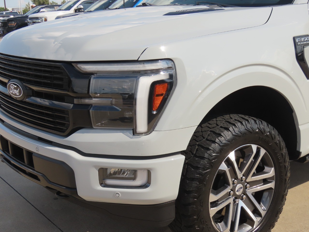 2024 Ford F-150 photo 3 of 31