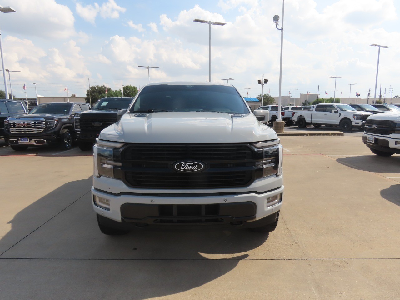 2024 Ford F-150 photo 4 of 31
