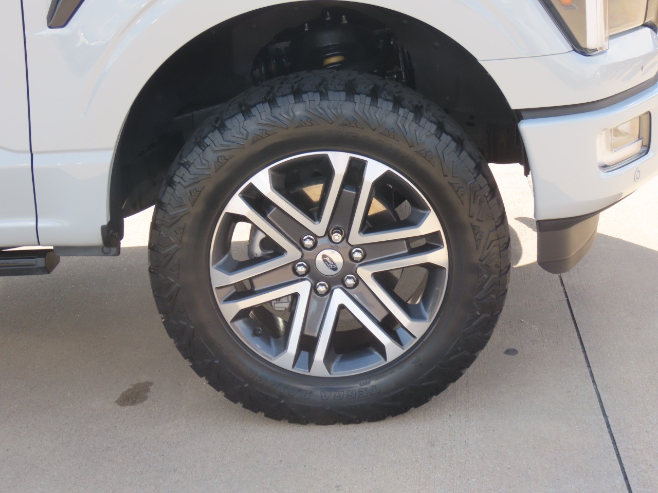 2024 Ford F-150 photo 7 of 31