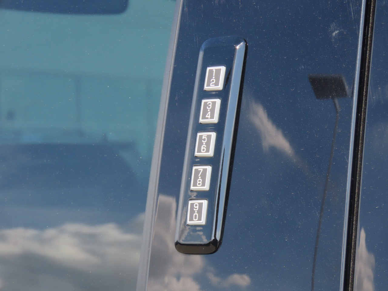 2024 Ford F-150 photo 17 of 31