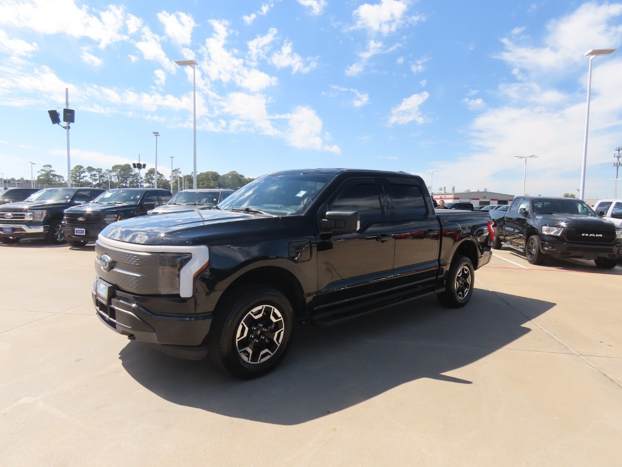 2023 Ford F-150 Lightning photo 2 of 35