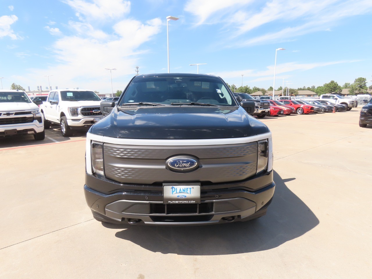 2023 Ford F-150 Lightning photo 5 of 35