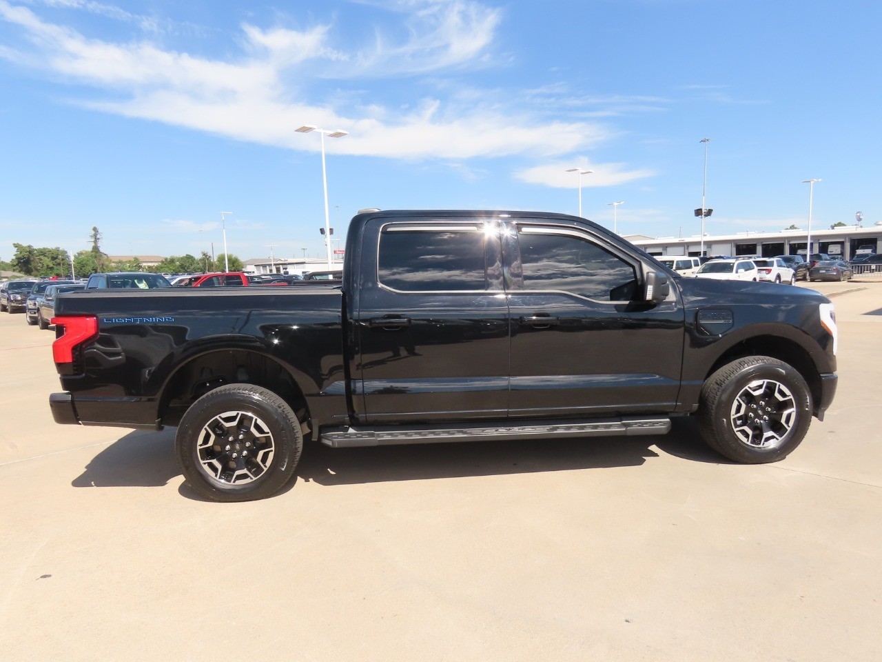 2023 Ford F-150 Lightning photo 12 of 35
