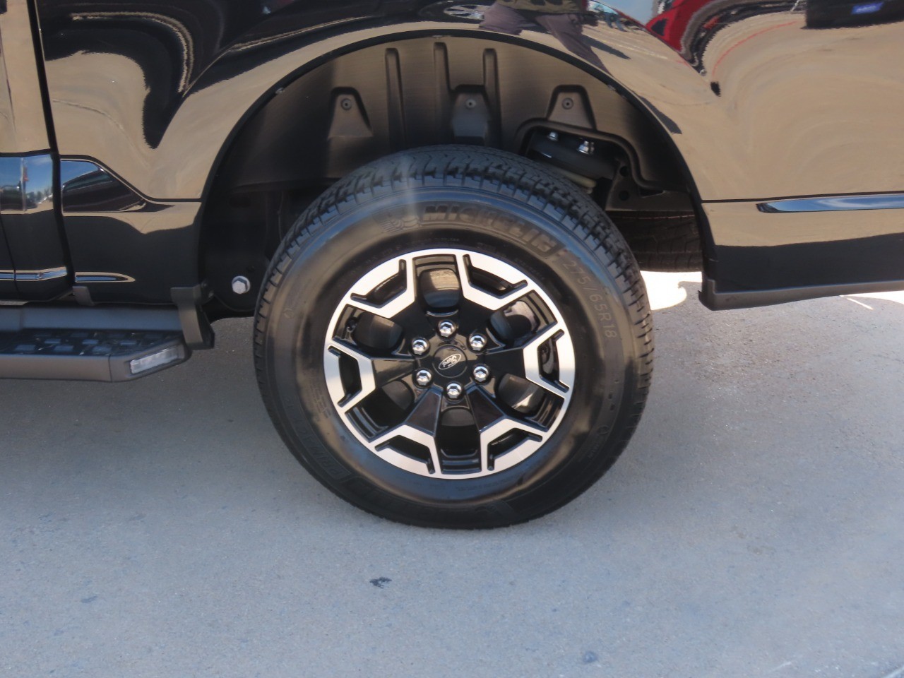 2023 Ford F-150 Lightning photo 19 of 35